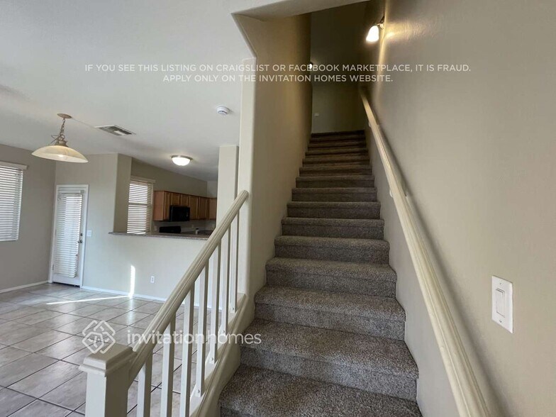 Building Photo - 5220 W Albeniz Pl