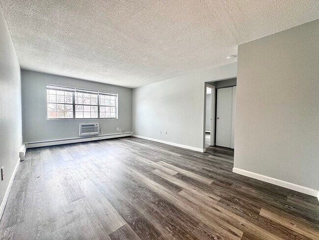 Building Photo - 128 North St
