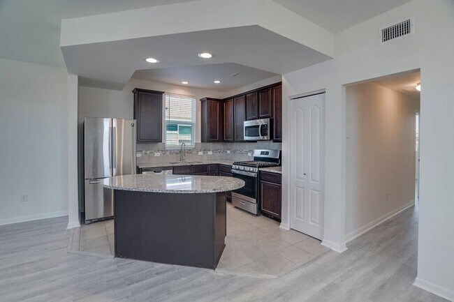 Building Photo - 576 Ferrule Dr