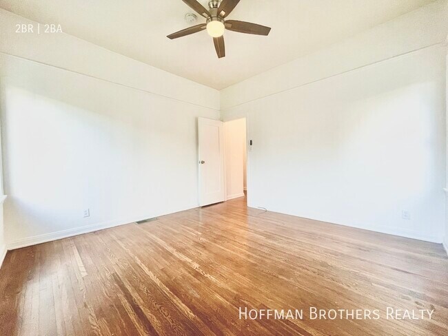 Building Photo - 1306 1/2 S Cloverdale Ave-