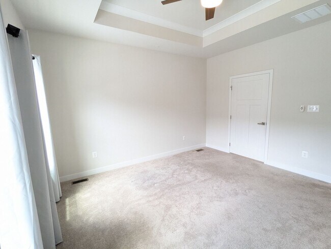 Building Photo - Stunning villa in the Harrison Terrace com...