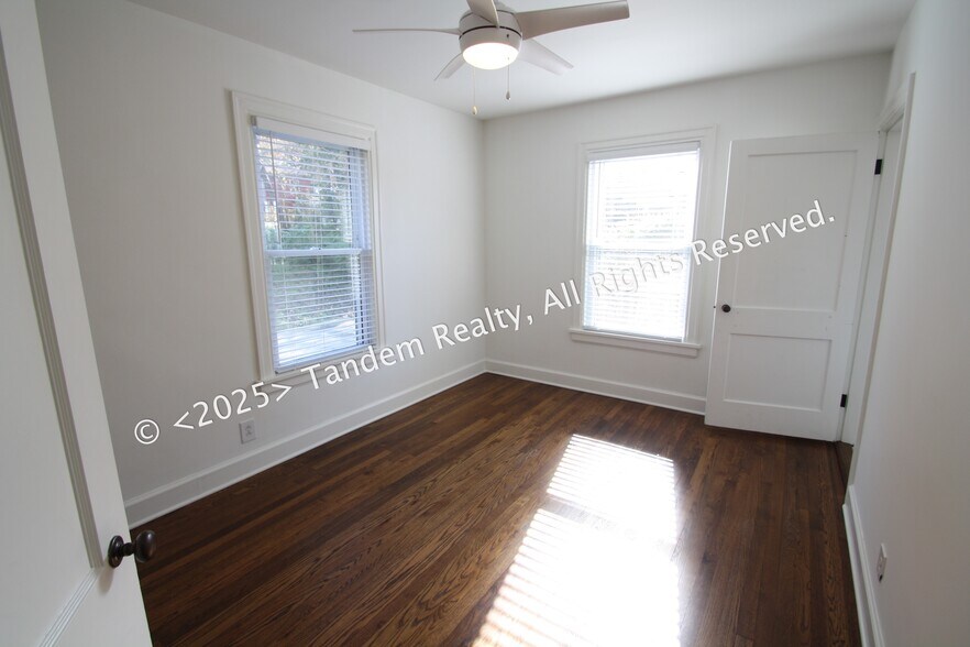 Building Photo - 720 Powers Ave