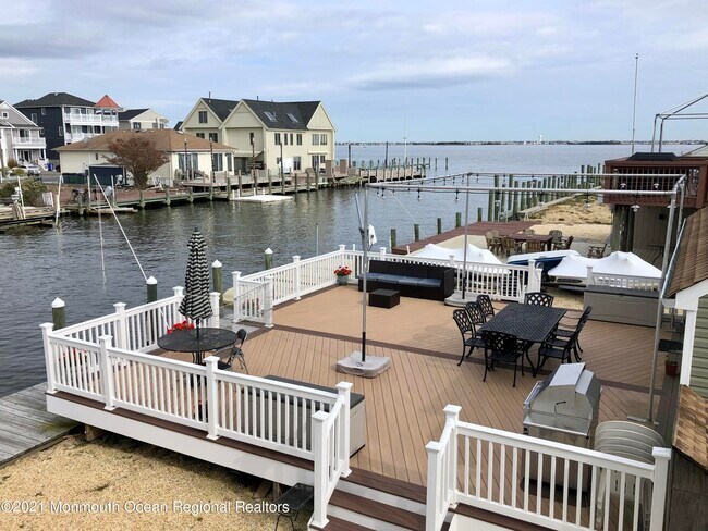 Building Photo - 3456 Jefferson Ave