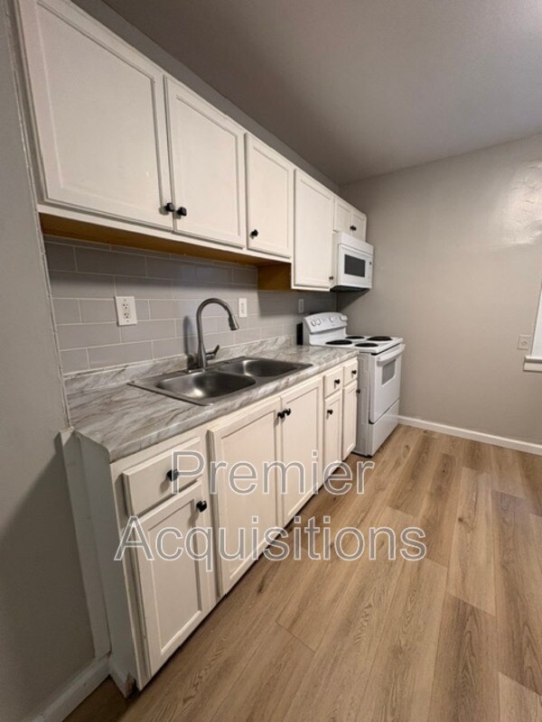 Building Photo - 3216 Franor St