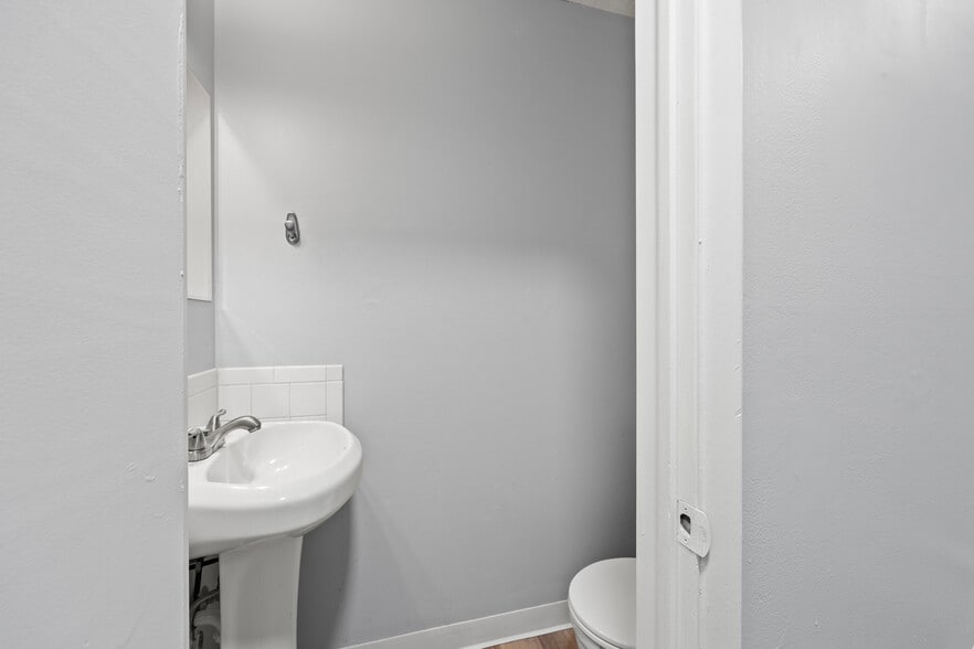 Half bath - 1504 Glenn Ave