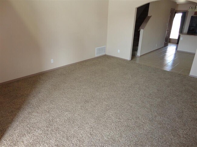 Building Photo - Impeccable Two Story Eastside Home With Re...