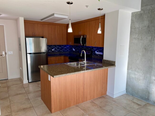 Building Photo - 1080 Park Blvd