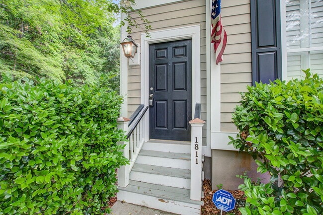 Building Photo - 1811 Luna Ct
