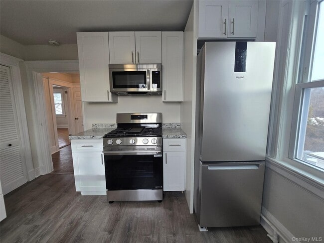 Building Photo - 10 Ohio Ave