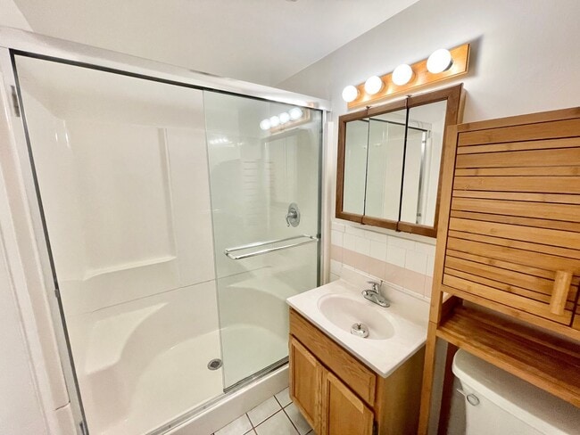 Building Photo - Charming Garden Apartment w/Deck, Prime Inner Richmond Location PROGRESSIVE