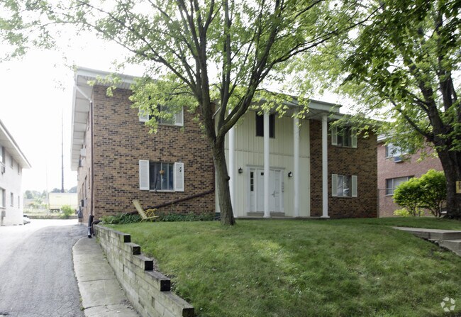 Building Photo - 3160-3180 Brust Ave