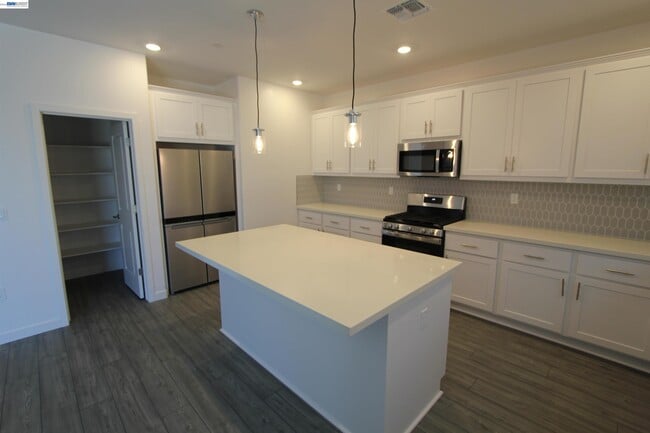 Building Photo - 1008 Osprey Dr