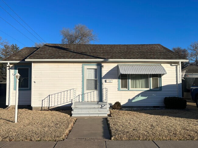 Primary Photo - 118 E 4th St