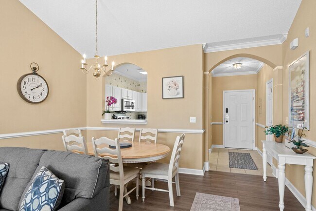 Building Photo - 6015 Catalina Dr