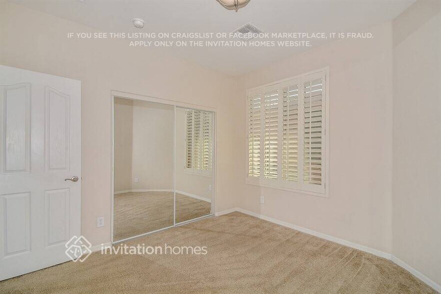 Building Photo - 5405 W Siesta Way