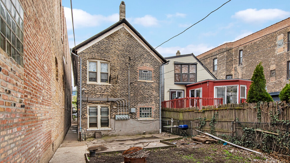 Backyard - 1472 W Webster Ave