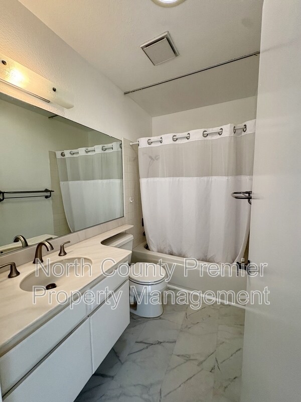 Building Photo - 3115 Madera Ct