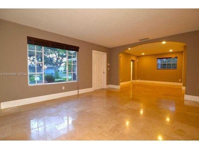 Building Photo - 14001 Cypress Ct