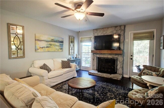 Building Photo - 3806 Bridgewood Ln