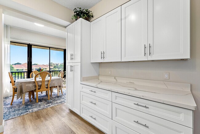 Building Photo - 7546 La Paz Blvd