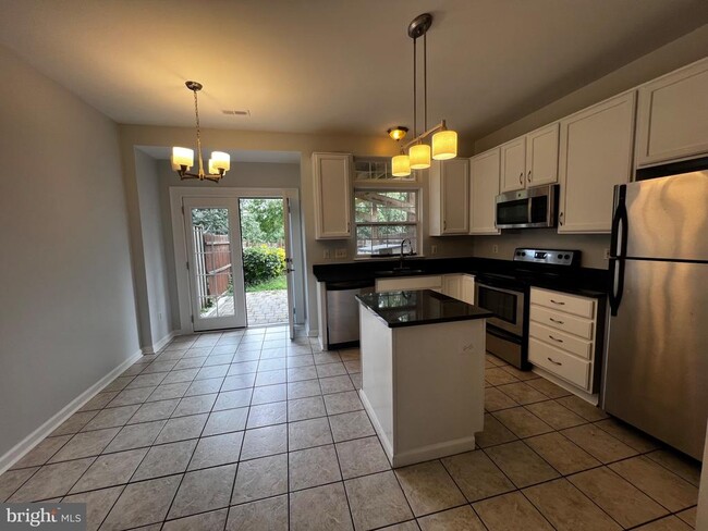 Building Photo - 44211 Litchfield Terrace