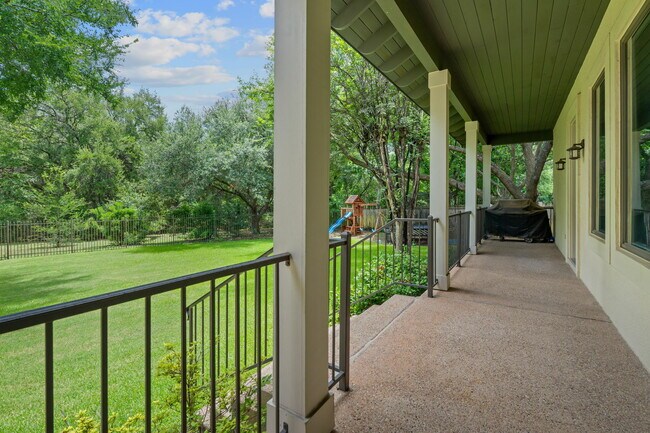 Building Photo - 6636 Dogwood Creek Dr