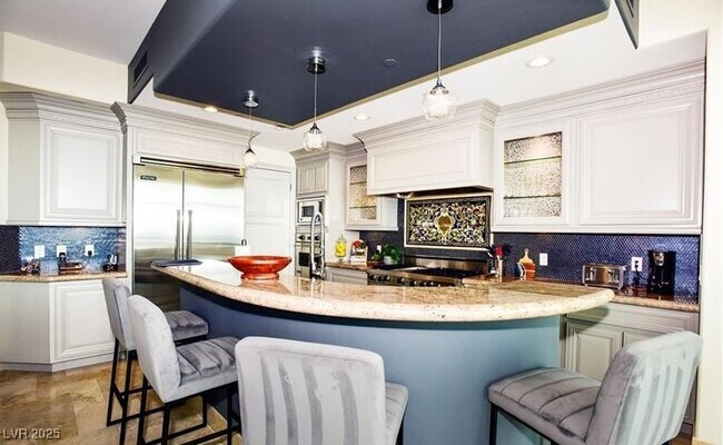 Building Photo - 9101 Alta Dr