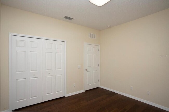 Building Photo - 1319 Rowantree Dr