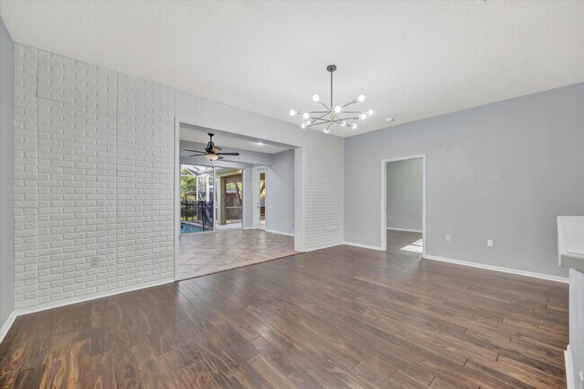 Building Photo - Beautiful 4 bed/ 3.5 bath Rental ~ Coming September