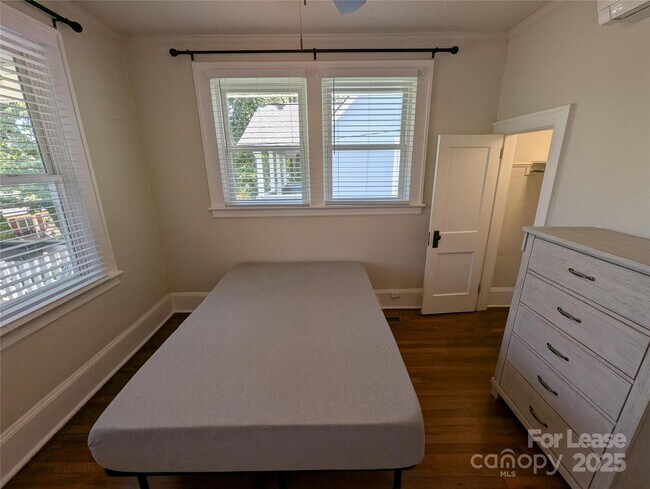 Building Photo - 28 Woodrow Ave