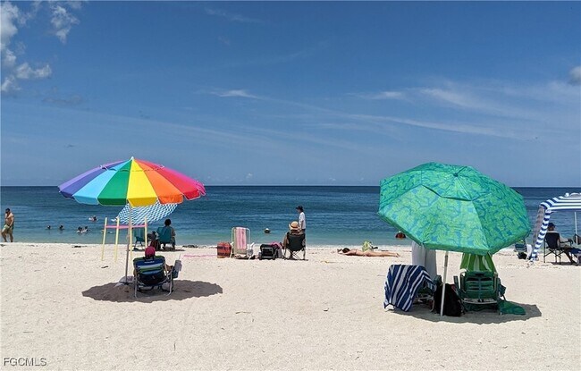 Building Photo - 3027 SW 16th Pl