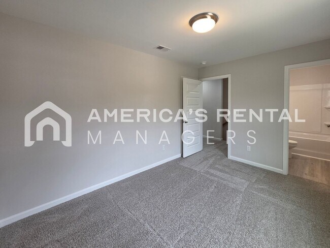 Building Photo - New Construction Townhome for Rent in Clanton, AL!