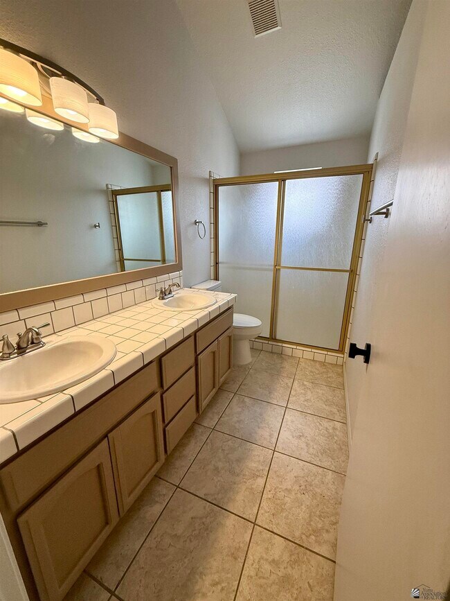 Building Photo - 10236 S Del Rico