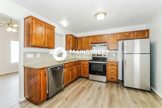 Building Photo - 3 Bedroom Pet-Friendly Home in INDEPENDENC...