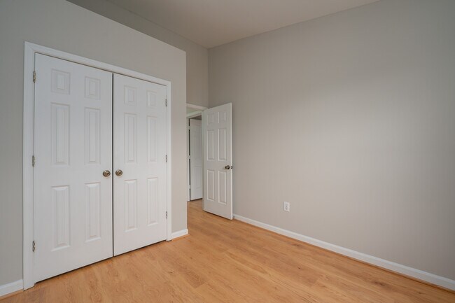 Building Photo - 20821 Shamrock Glen Cir