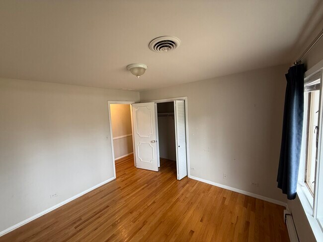 Building Photo - 3336 Overland Pass