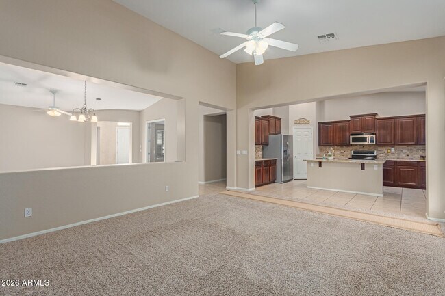 Building Photo - 2206 W Fawn Dr