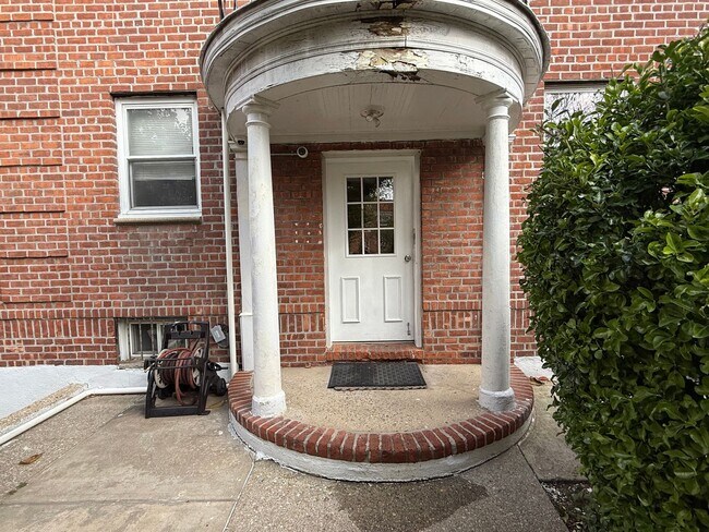 Building Photo - 63-11 110th St