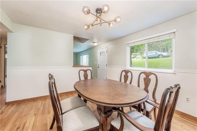 Building Photo - 1431 Lakeside Dr