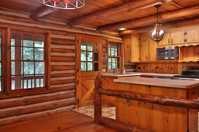 Building Photo - 980 Mine Rd