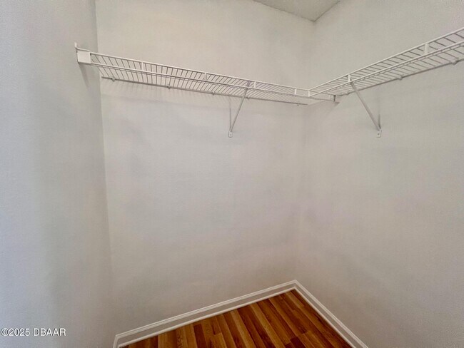 Building Photo - 11 Plainview Dr