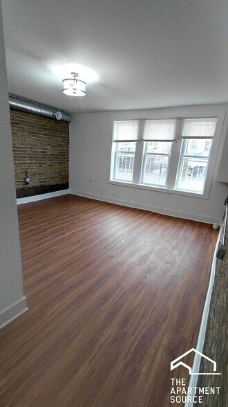 Building Photo - 1255 N Harding Ave