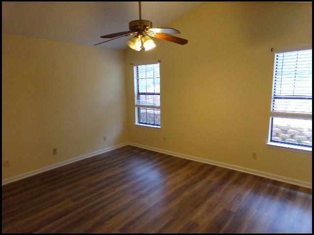 Building Photo - 13900 Wimbledon Loop