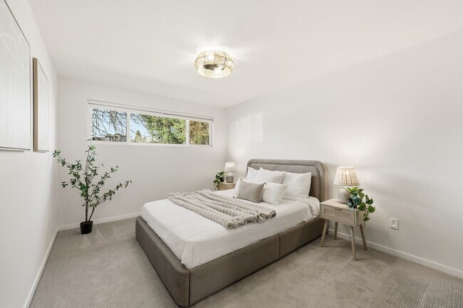 Building Photo - 7922 9th Ave SW