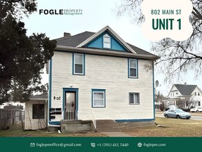 Building Photo - 802 Main St