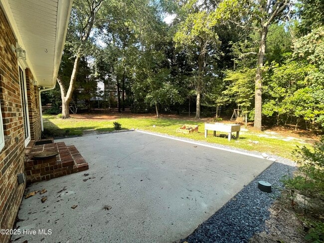 Building Photo - 10 Salem Ln