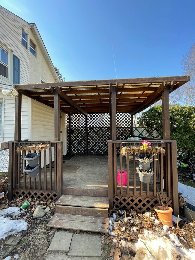 Building Photo - 737 First Ave