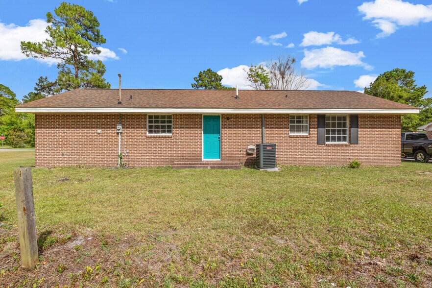 Building Photo - 605 Rusty Rd