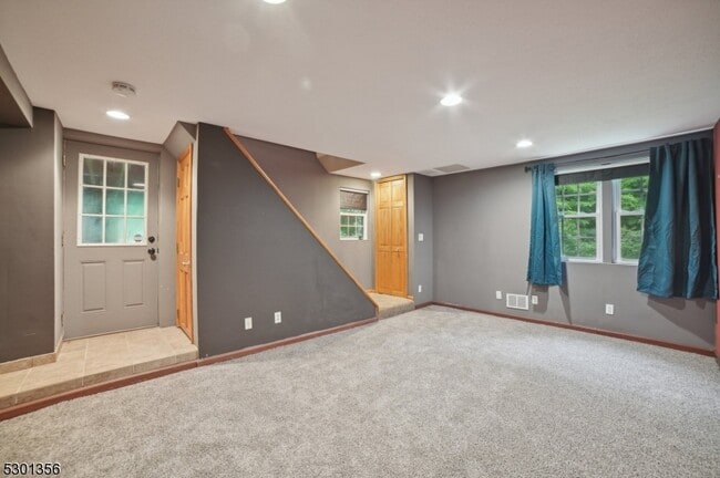 Building Photo - 129 Camp Trail