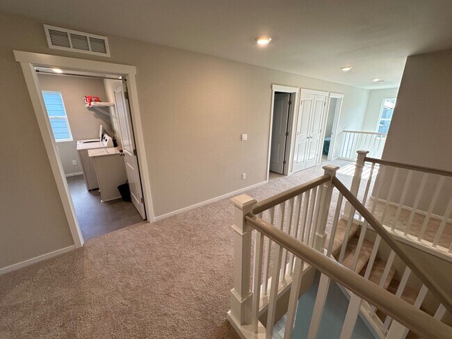Building Photo - RENTAL! Spacious 6-Bedroom Home Near JBLM – Built in 2025
